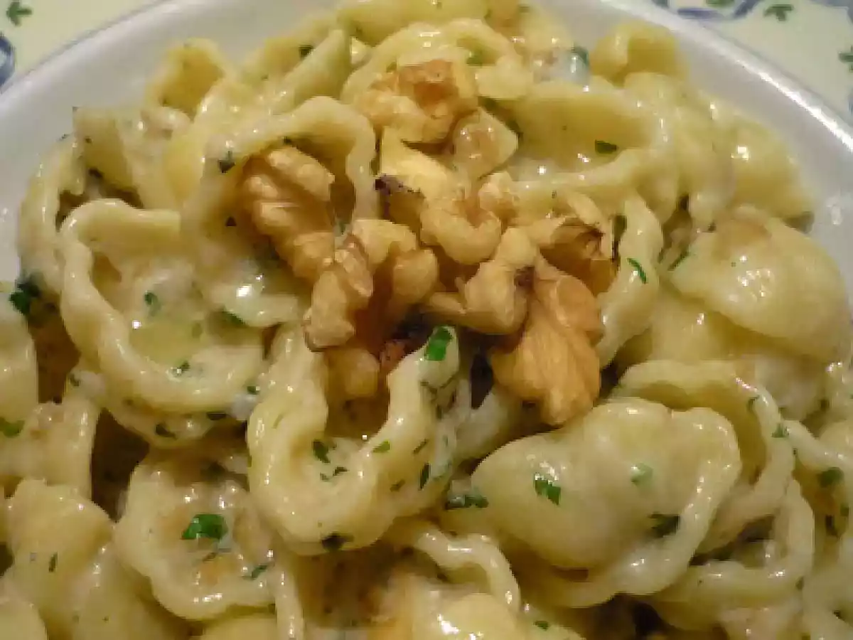 PASTA AL SUGO DI GORGONZOLA E NOCI - foto 2