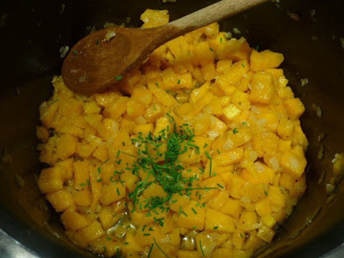 PASTA AL SUGO DI ZUCCA E SPECK AROMATIZZATO ALL'ERBA CIPOLLINA - foto 7