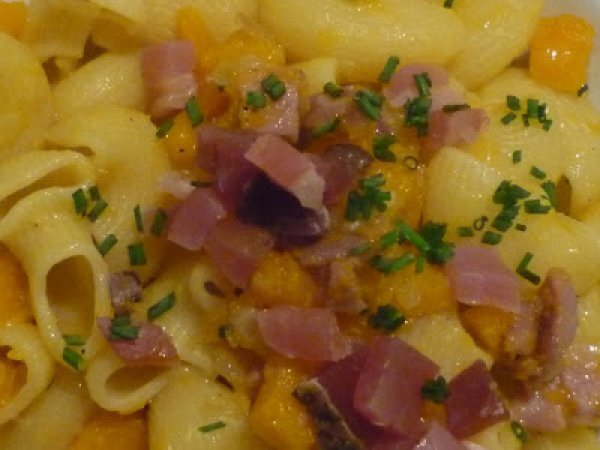 PASTA AL SUGO DI ZUCCA E SPECK AROMATIZZATO ALL'ERBA CIPOLLINA, foto 3