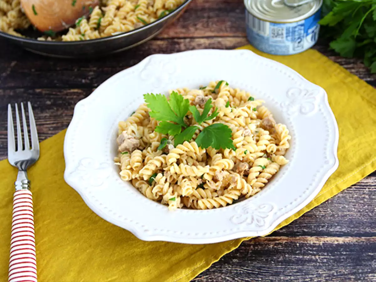 Pasta al tonno in bianco - Ricetta semplice, veloce e saporita - foto 5