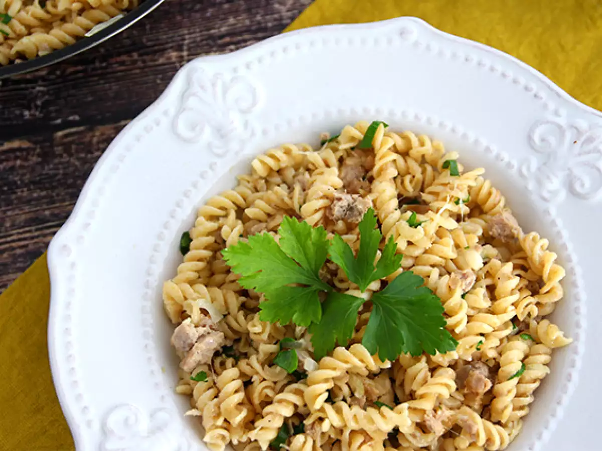 Pasta al tonno in bianco - Ricetta semplice, veloce e saporita - foto 3
