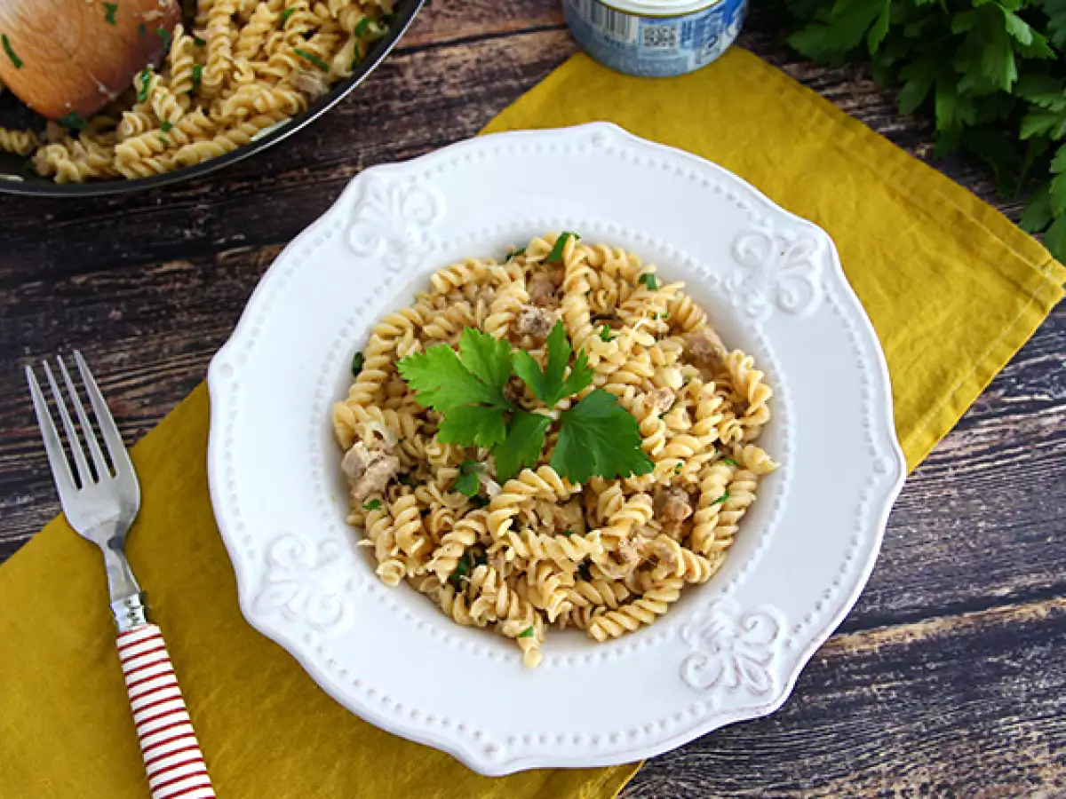 Pasta al tonno in bianco - Ricetta semplice, veloce e saporita - foto 2