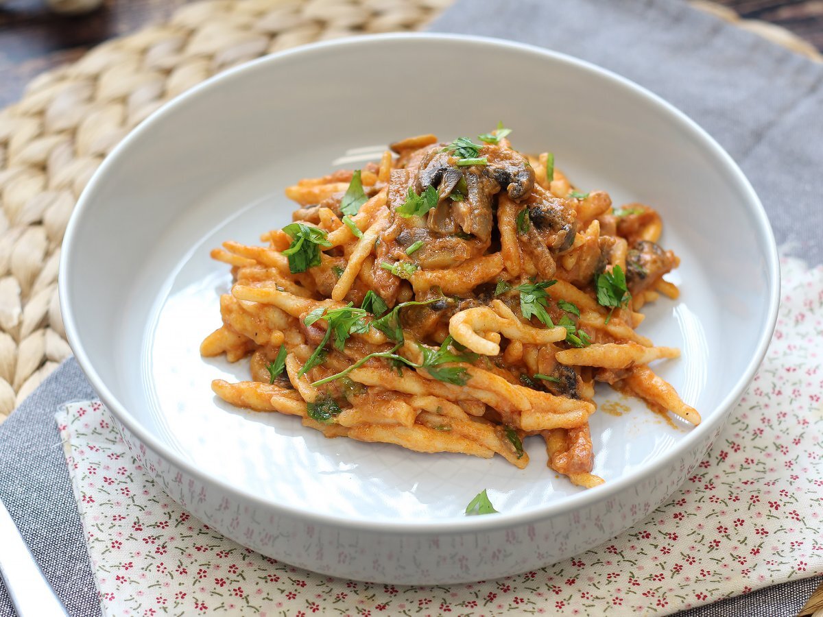 Pasta alla boscaiola, il primo piatto ideale per l'autunno e l'inverno