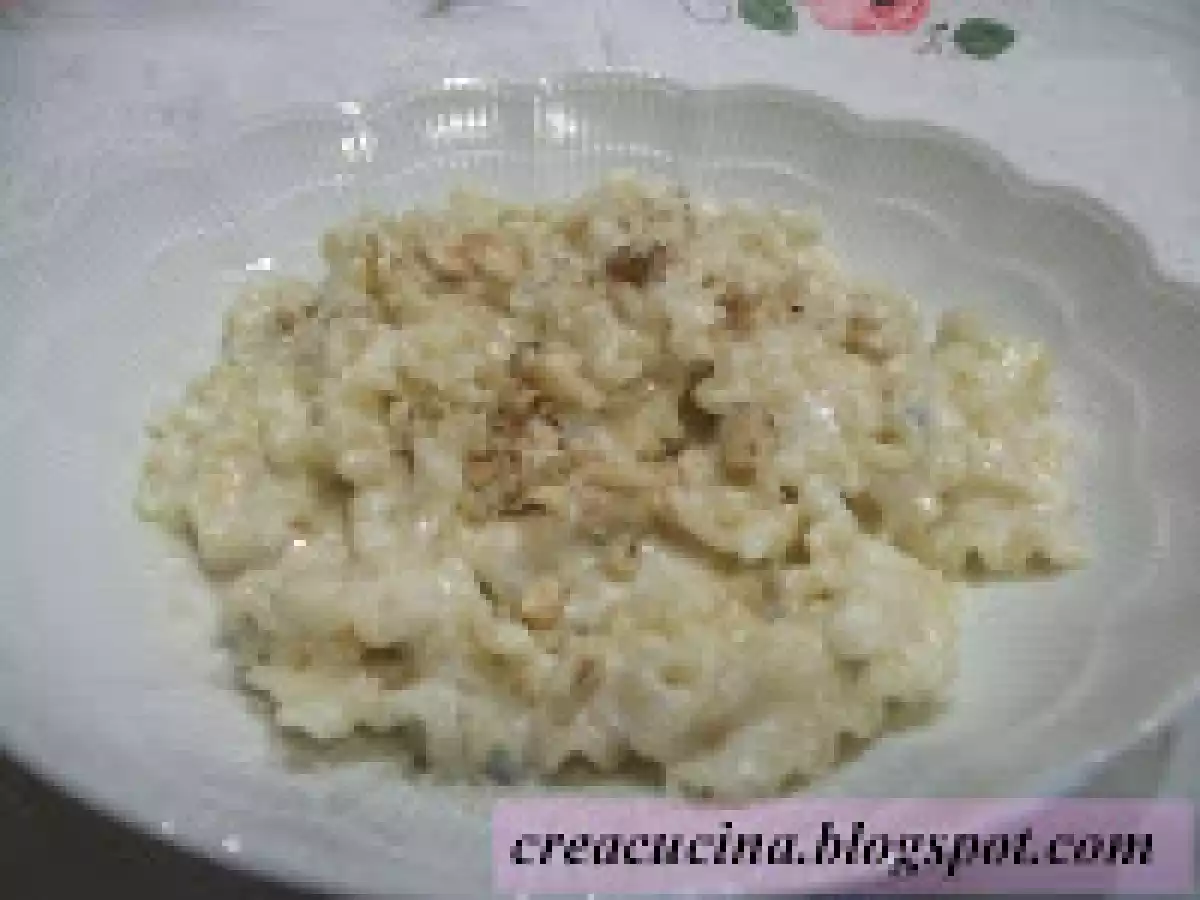 PASTA ALLA CREMA DI GORGONZOLA E NOCI