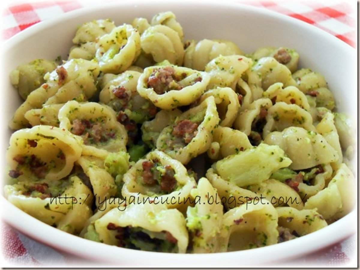 Pasta con Broccoli e Salsiccia