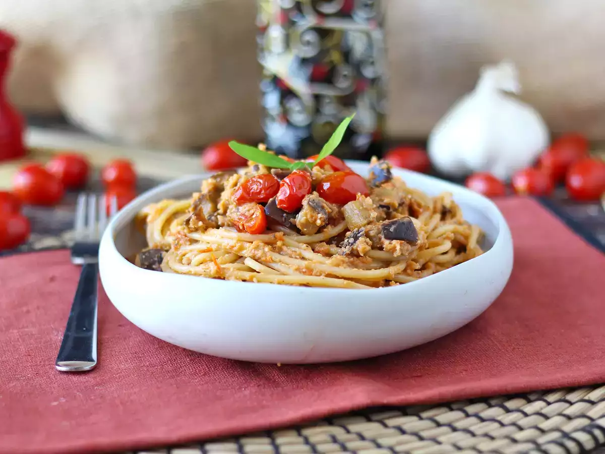 Pasta con crema di melanzane e pomodorini: ricetta semplice e sfiziosa - foto 5