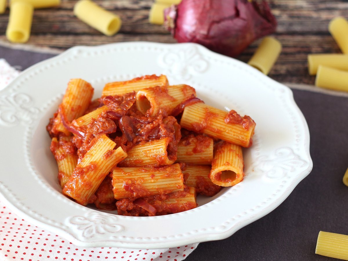 Pasta con la 'Nduja, un primo piatto calabrese facilissimo da preparare - foto 5