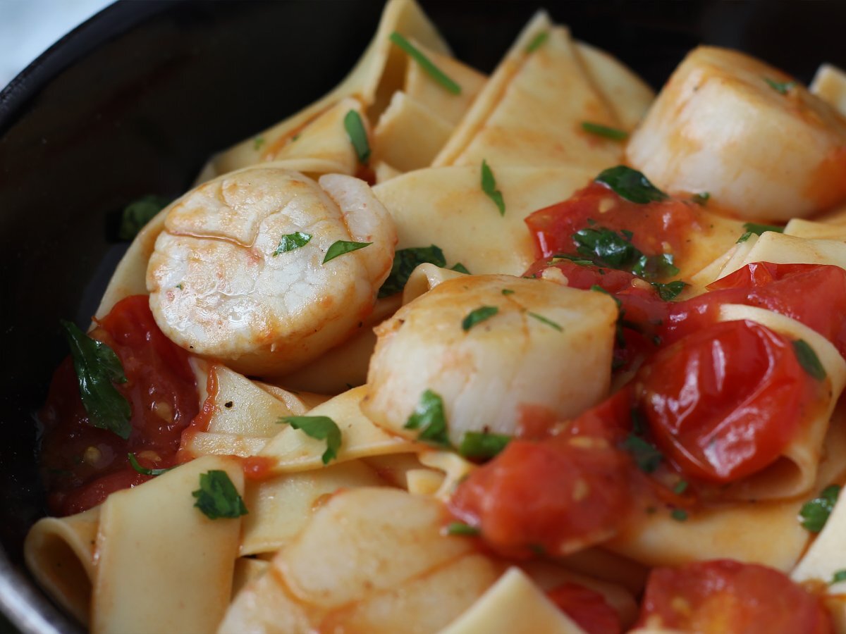 Pasta con le capesante, un elegante primo piatto di mare - foto 3