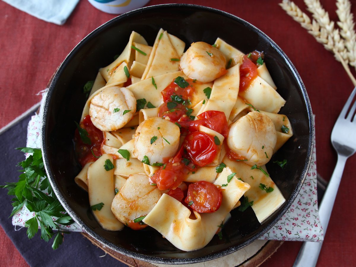 Pasta con le capesante, un elegante primo piatto di mare - foto 4