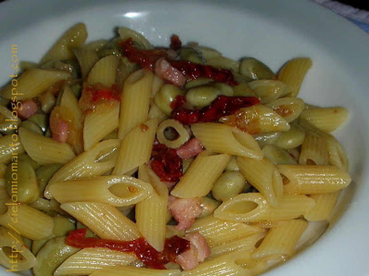 Pasta con le fave e pancetta