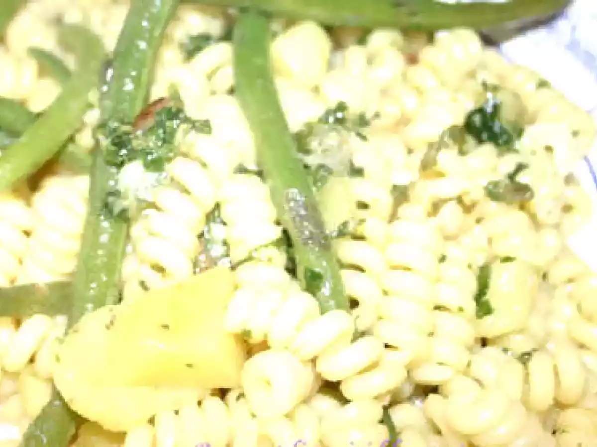 PASTA CON PATATE E FAGIOLINI