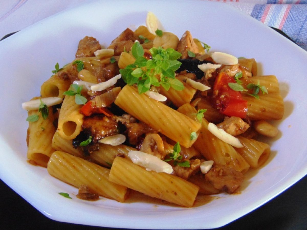 Pasta con pesce spada e melanzane