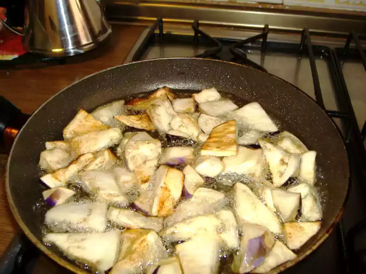 Pasta con pesto di melanzane e mandorle - foto 2