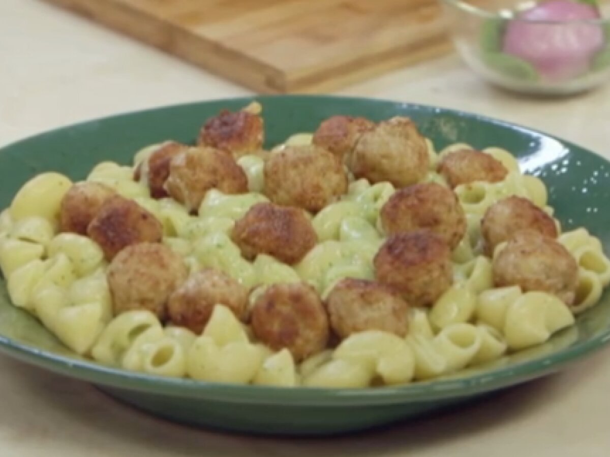 Pasta con polpettine e crema di patate