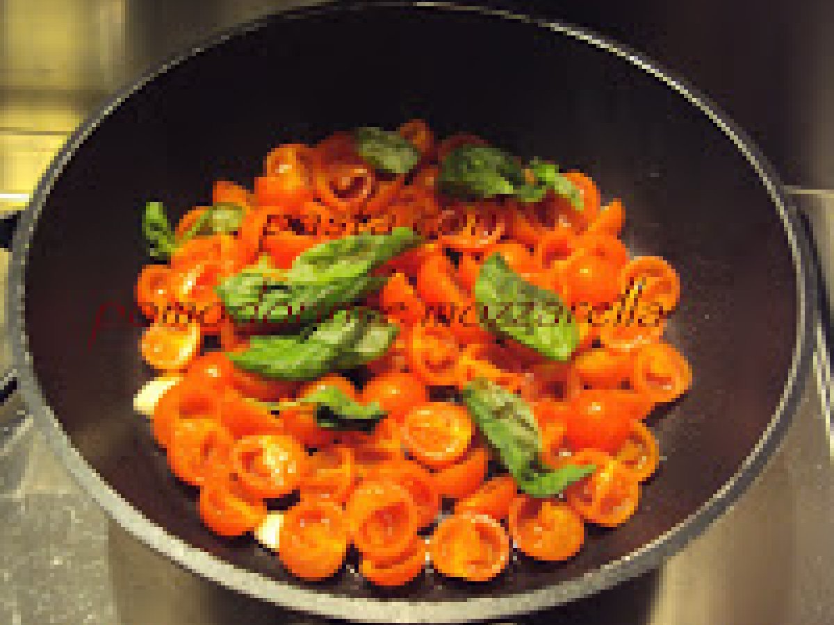 Pasta con pomodorini e mozzarella