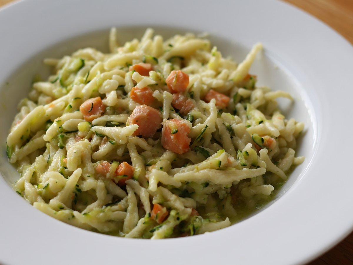 Pasta con salmone e zucchine