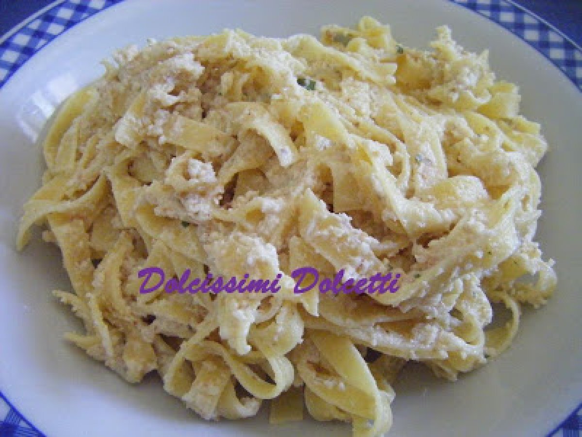 Pasta con salsa alle noci