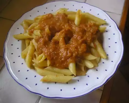 Pasta con sugo alla genovese