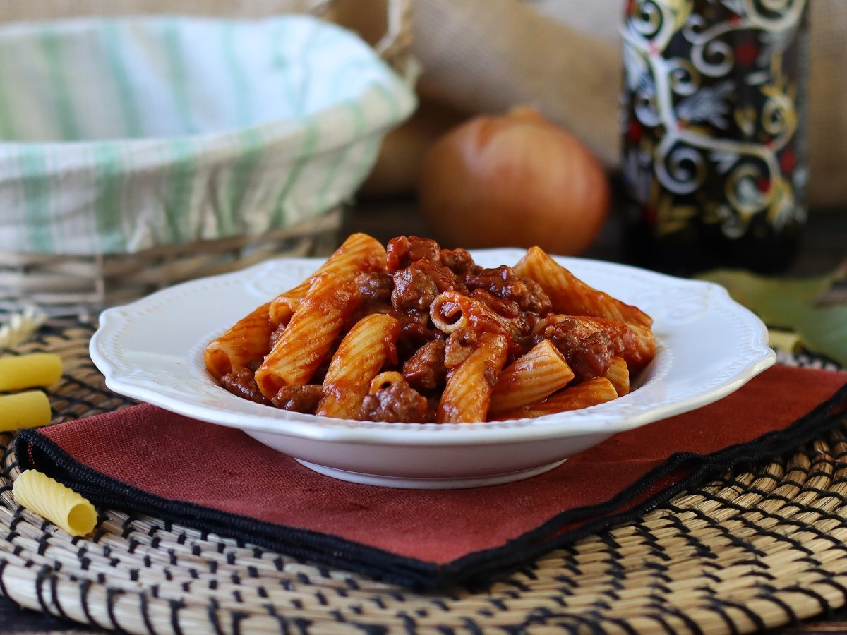 Pasta con sugo di salsiccia: un piatto semplice e dal gusto intenso - foto 2