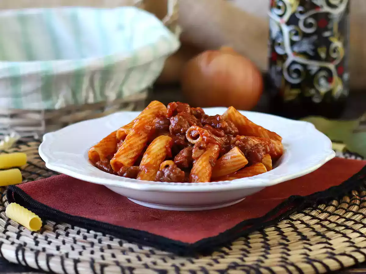 Pasta con sugo di salsiccia: un piatto semplice e dal gusto intenso - foto 2