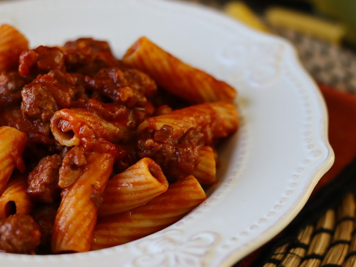 Pasta con sugo di salsiccia: un piatto semplice e dal gusto intenso - foto 4