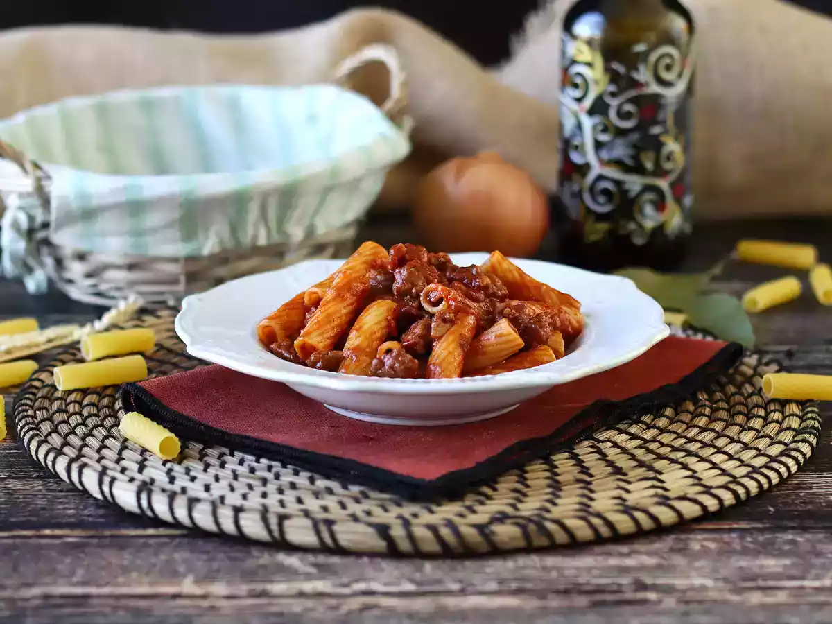 Pasta con sugo di salsiccia: un piatto semplice e dal gusto intenso - foto 7