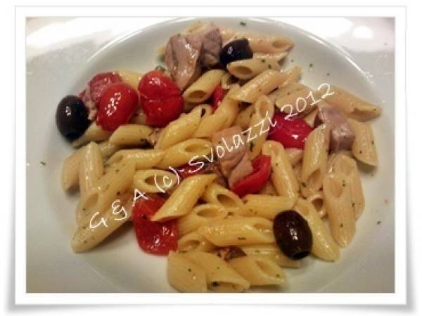 Pasta con Tonno, Pomodorini ed Olive