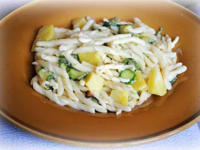 Pasta con zucchine, patate e stracchino - foto 2