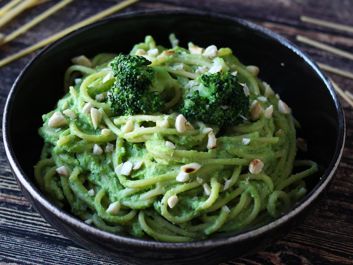 Pasta cremosa con broccoli e mandorle: un piatto facile da preparare e ricco di sapore - foto 2