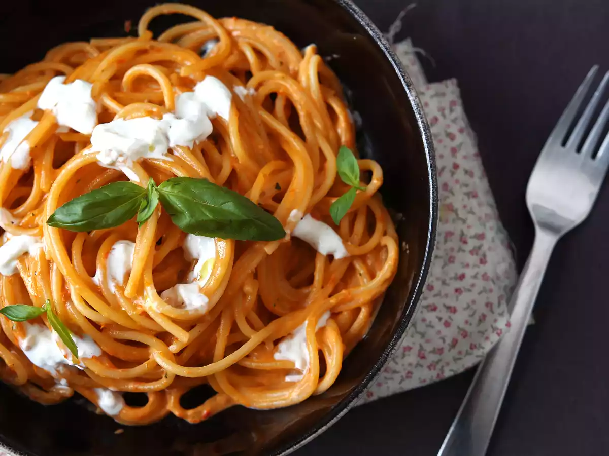 Pasta cremosa con burrata e pomodorini - foto 2