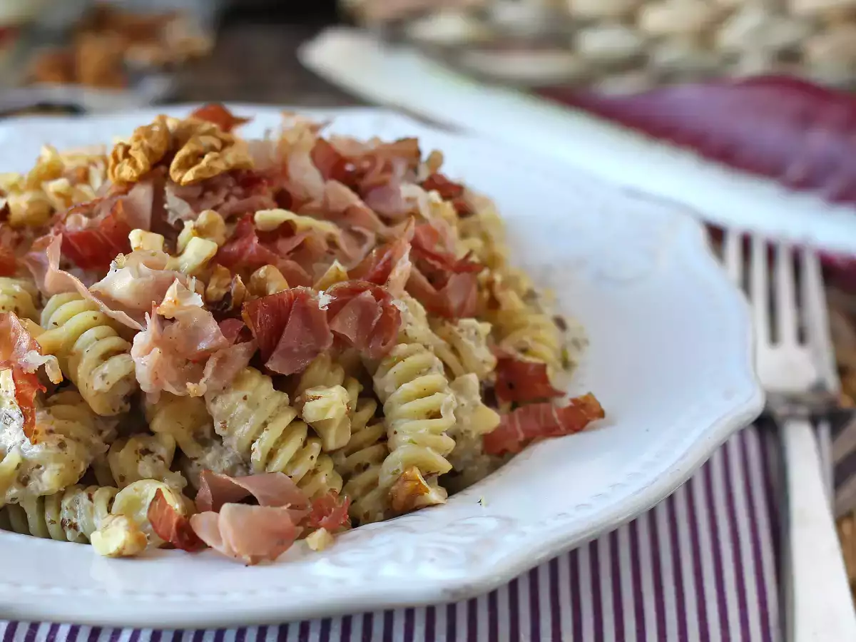 Pasta cremosa con radicchio, speck croccante e noci: ricetta veloce e irresistibile - foto 4