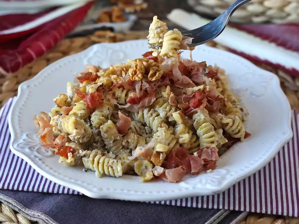 Pasta cremosa con radicchio, speck croccante e noci: ricetta veloce e irresistibile - foto 6