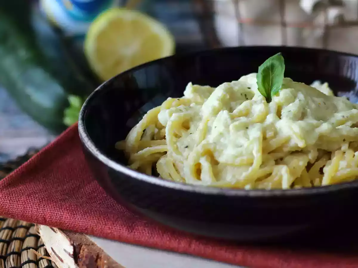 Pasta cremosa con zucchine e yogurt greco - foto 3