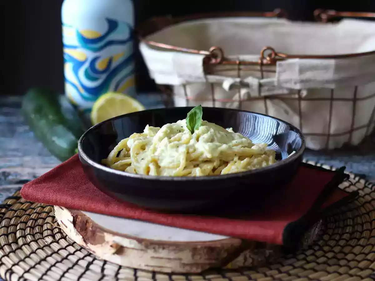 Pasta cremosa con zucchine e yogurt greco - foto 2