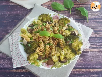 Pasta di legumi con broccoli, funghi e basilico - foto 4