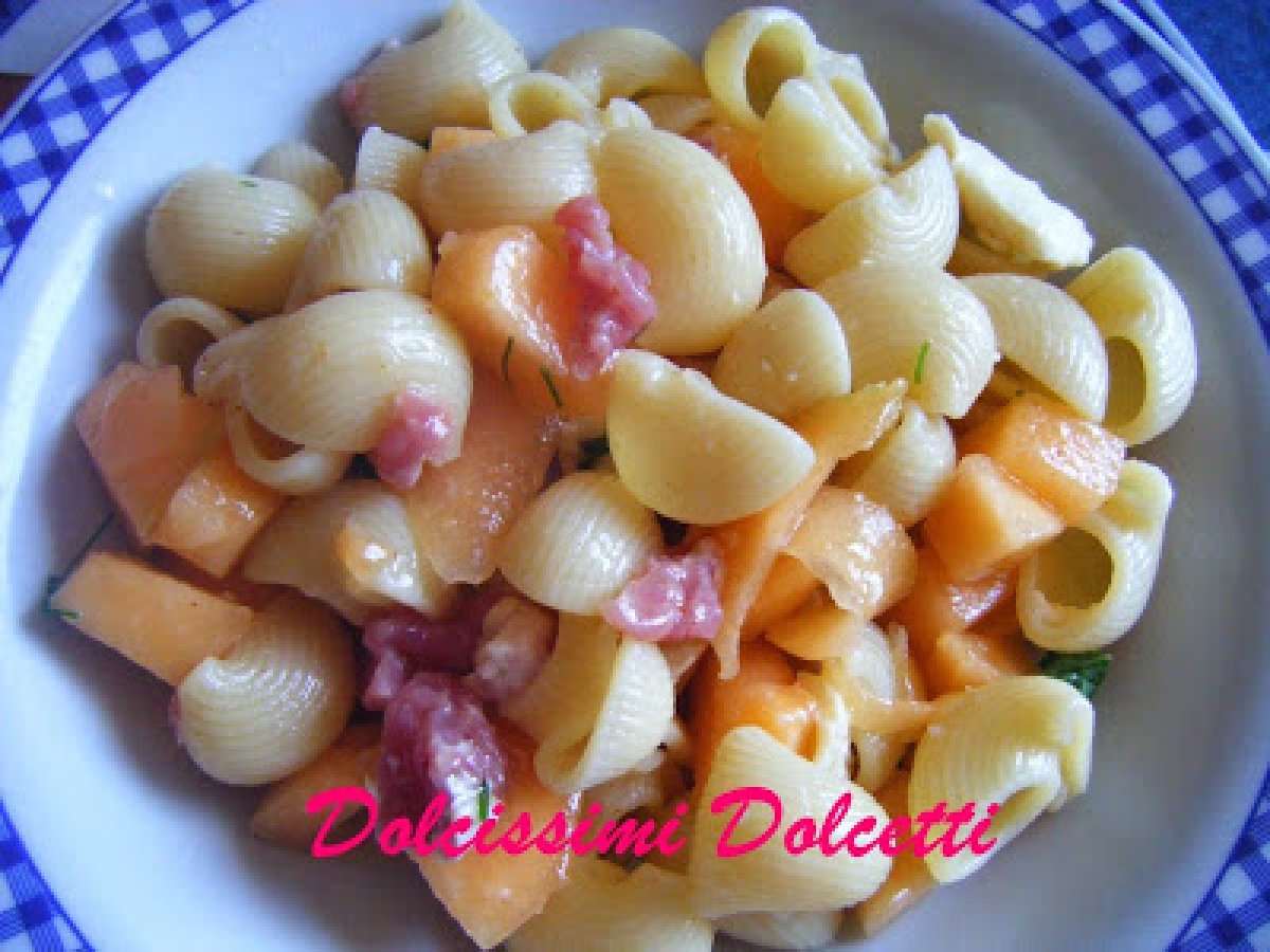 Pasta fredda con prosciutto e melone