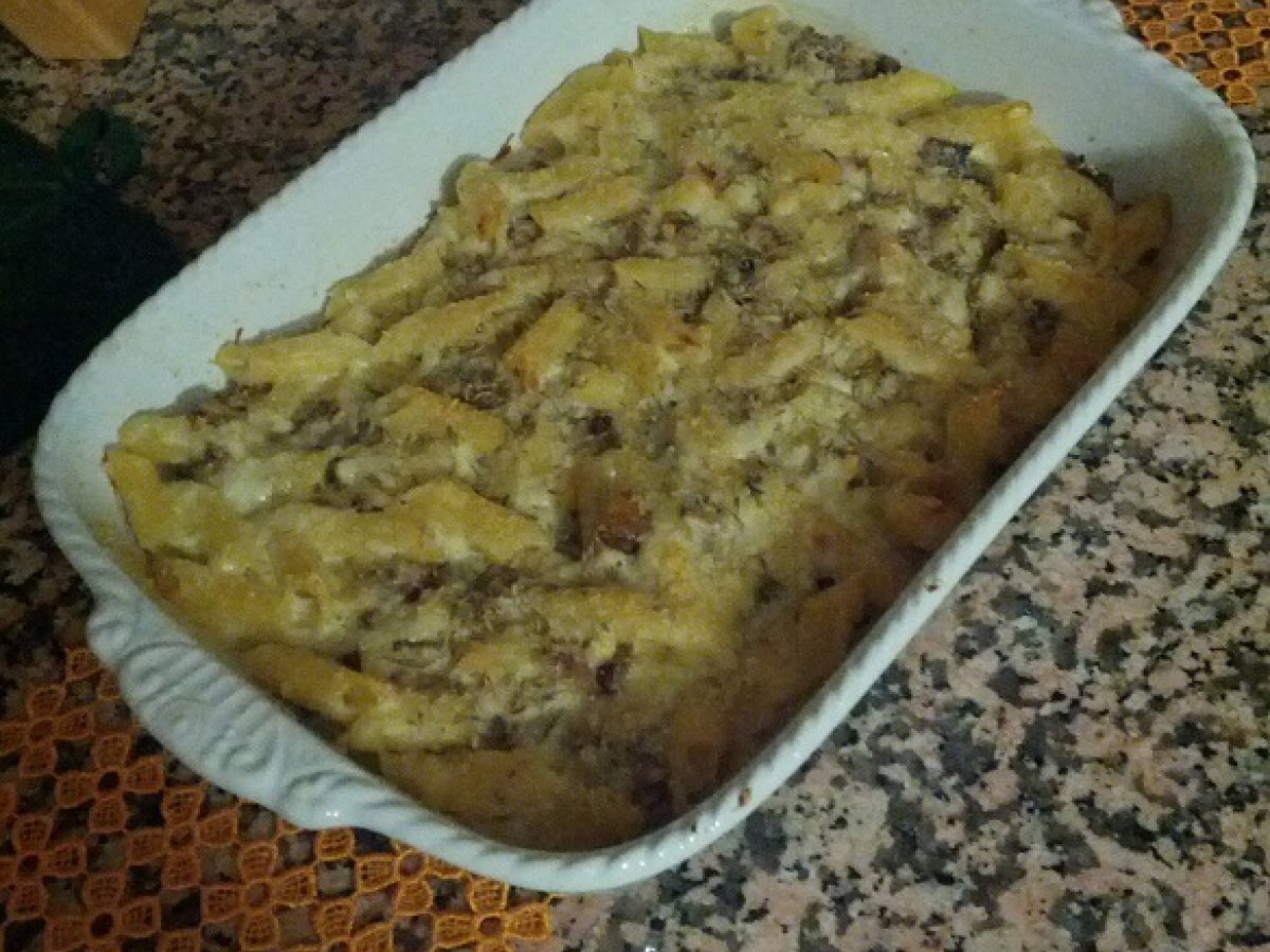 Pasta gratinata con funghi e mozzarella