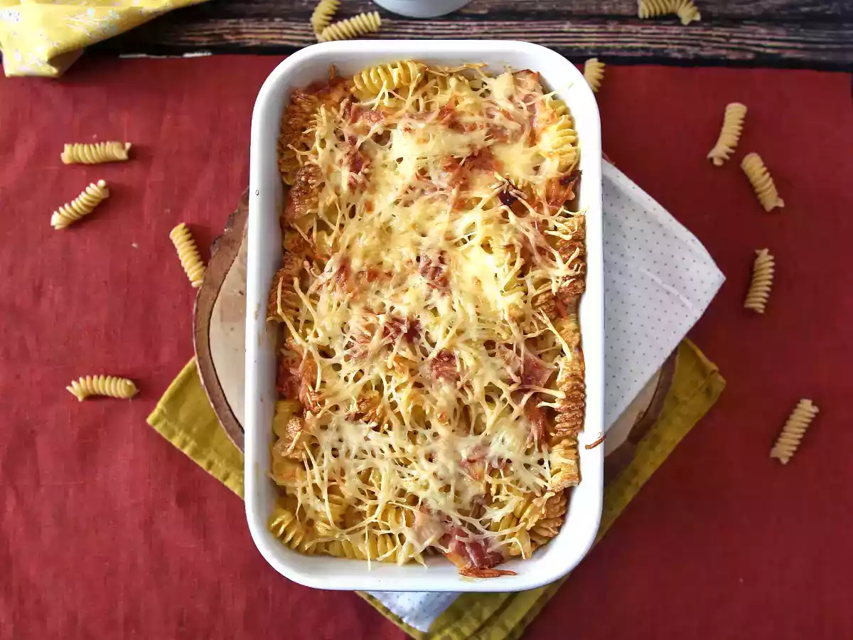 Pasta gratinata in friggitrice ad aria con prosciutto e formaggio: ricetta facile e veloce - foto 3