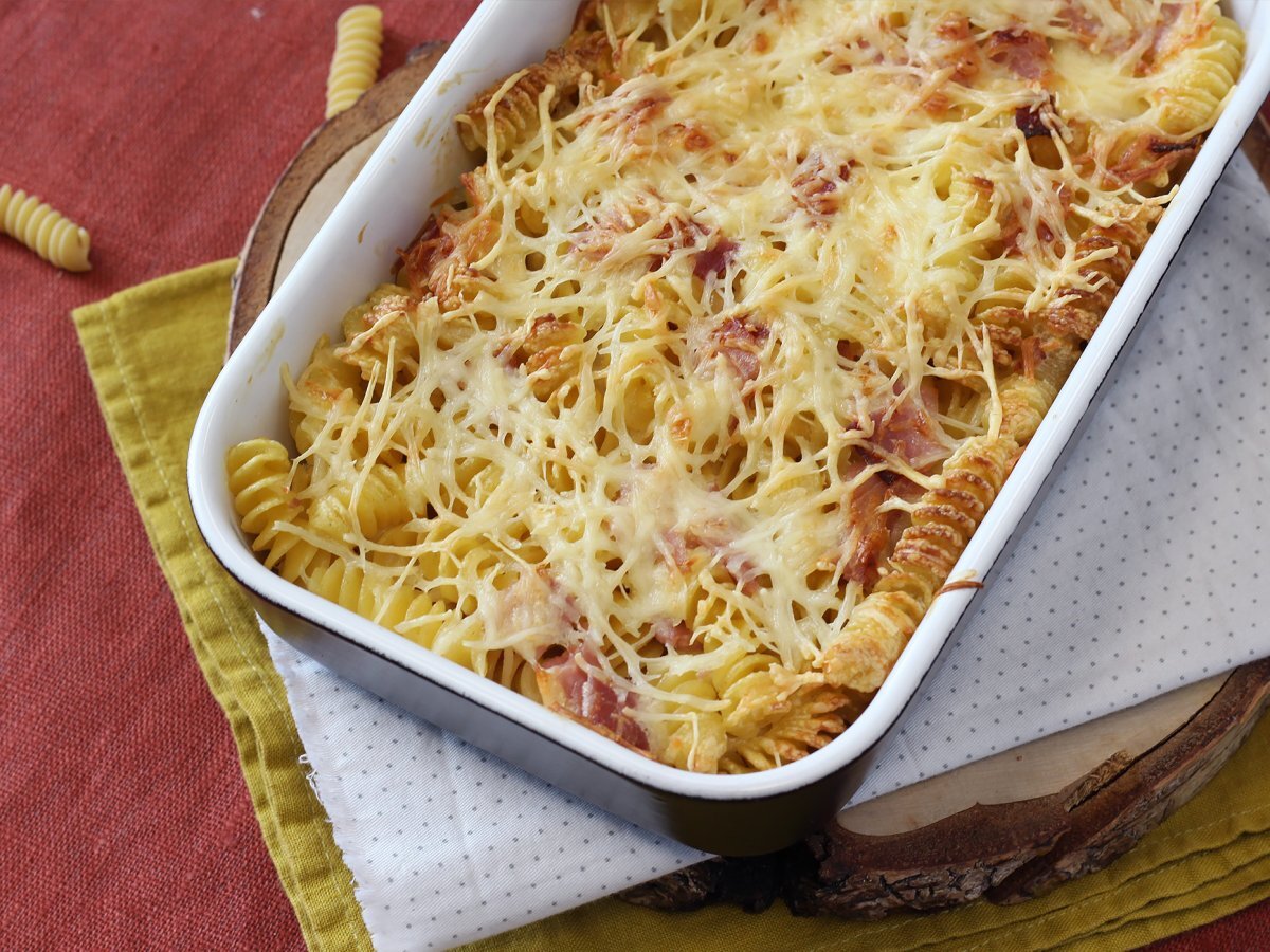 Pasta gratinata in friggitrice ad aria con prosciutto e formaggio: ricetta facile e veloce - foto 5