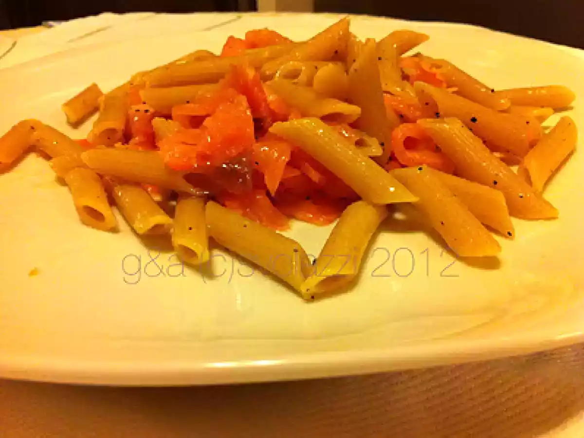 Pasta integrale al salmone affumicato e vodka