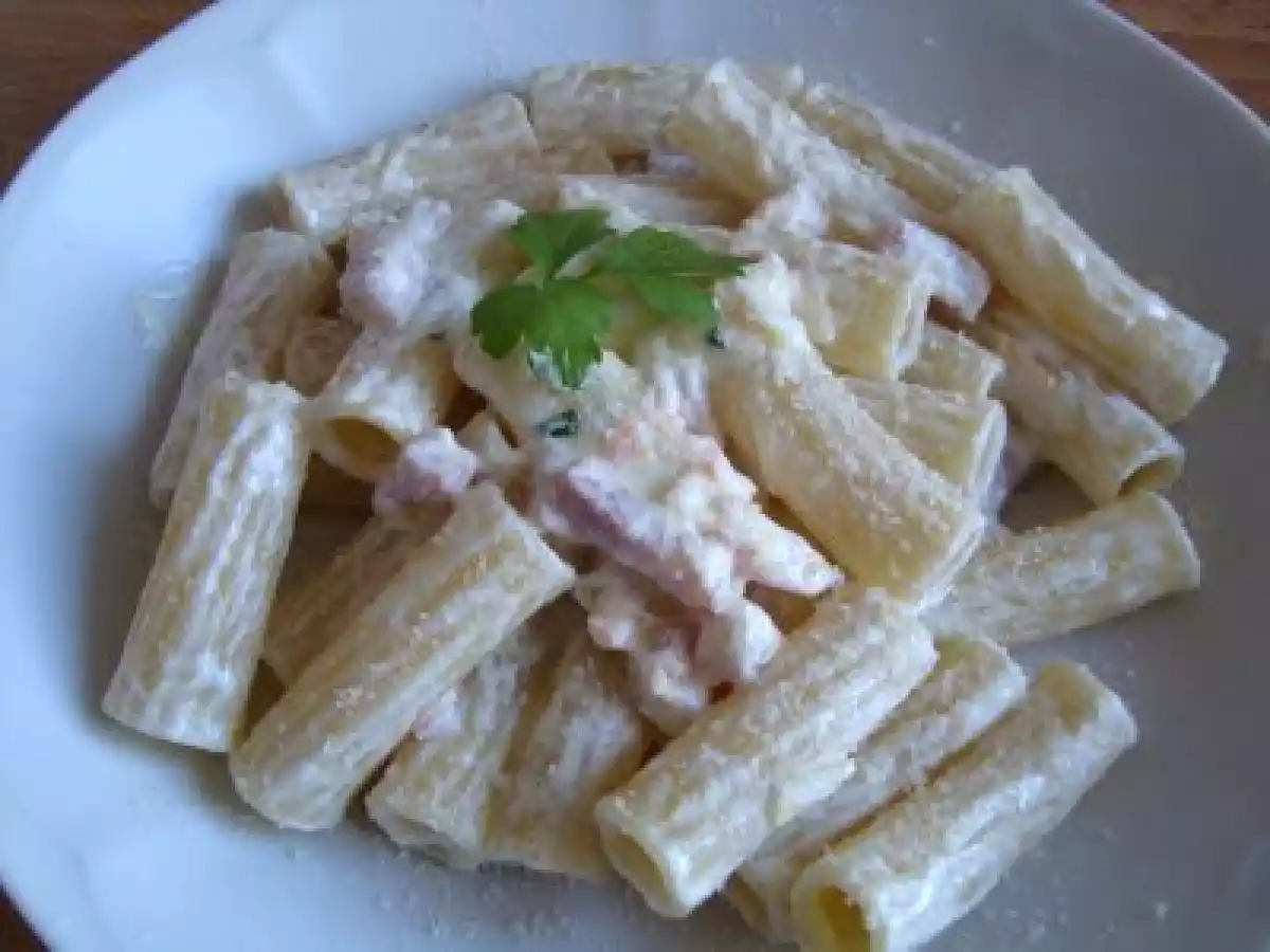 Pasta panna e prosciutto