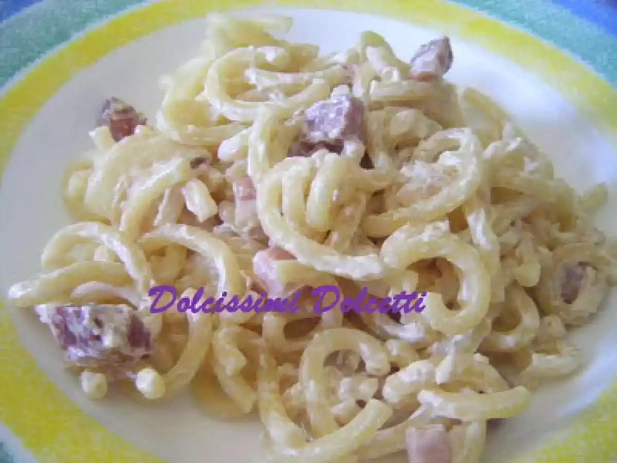 Pasta panna e speck