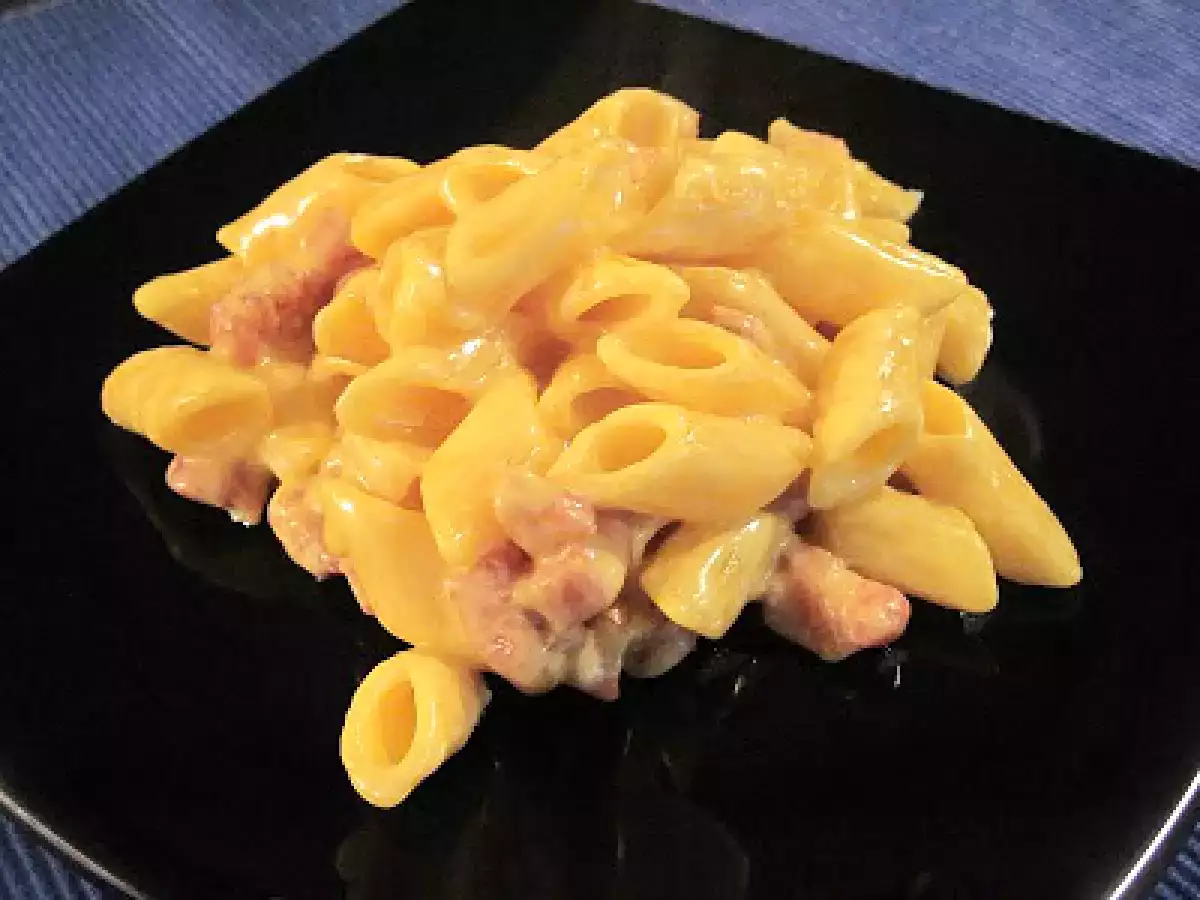 Pasta risottata allo zafferano con pancetta e Philadelphia: primo cremoso in 35 minuti - foto 2