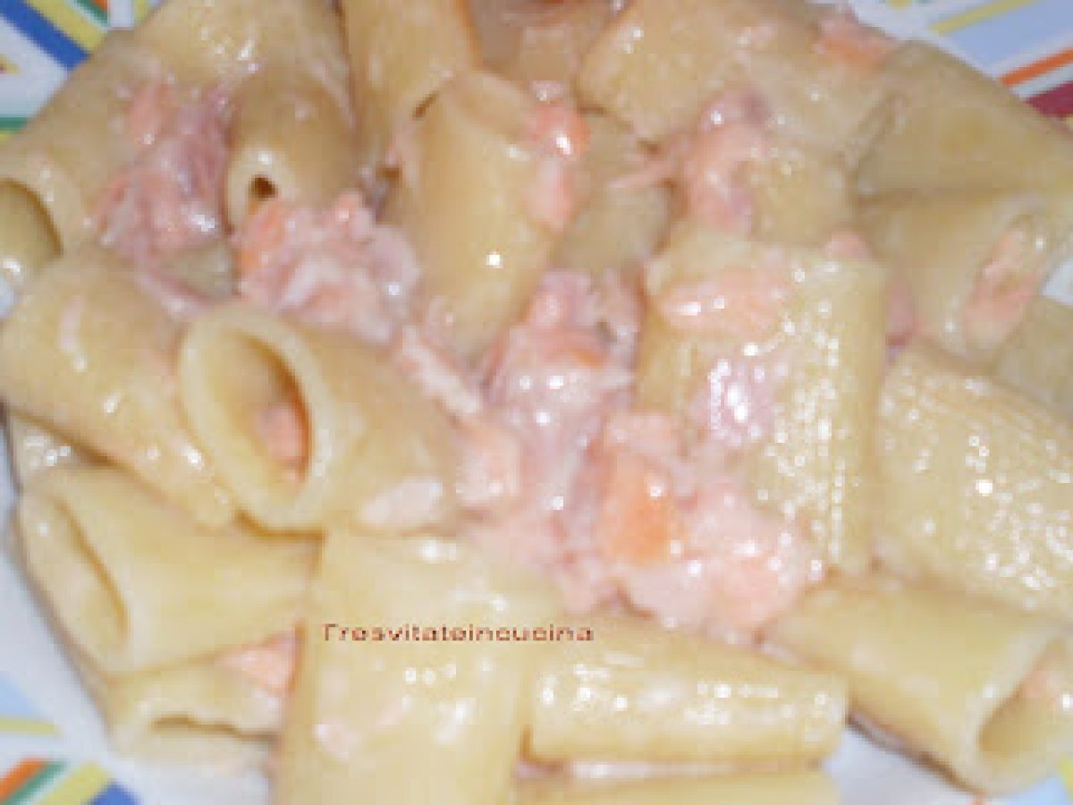 Pasta salmone e prosciutto