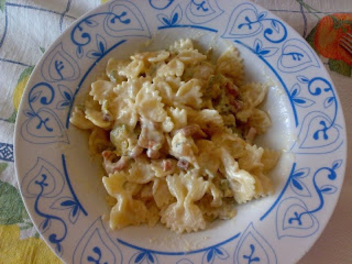 Pasta zucchine e speck