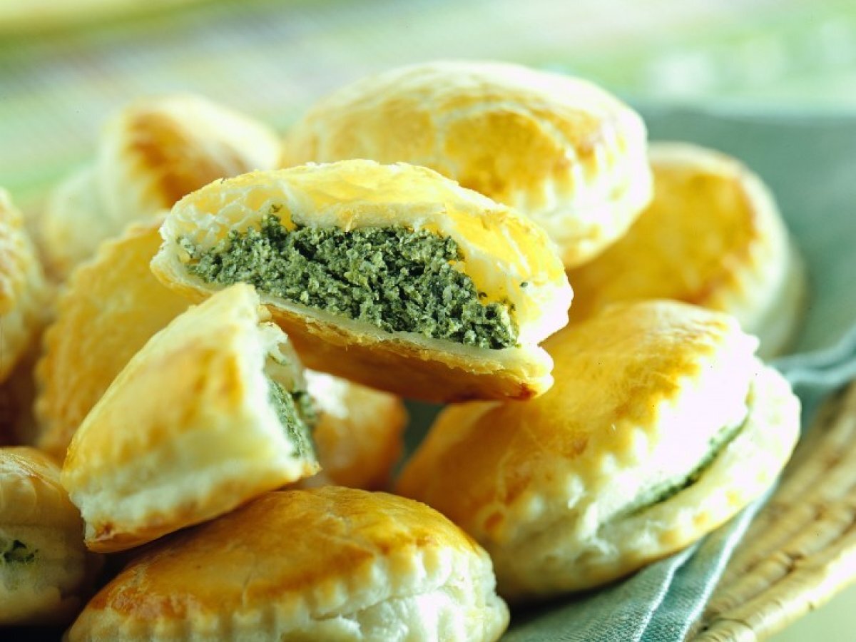 Pasticcini salati di spinaci e caprino