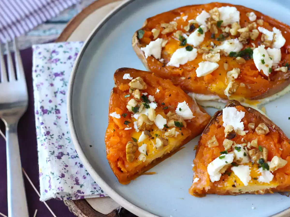 Patata dolce al forno con uovo, feta, miele e noci - foto 2