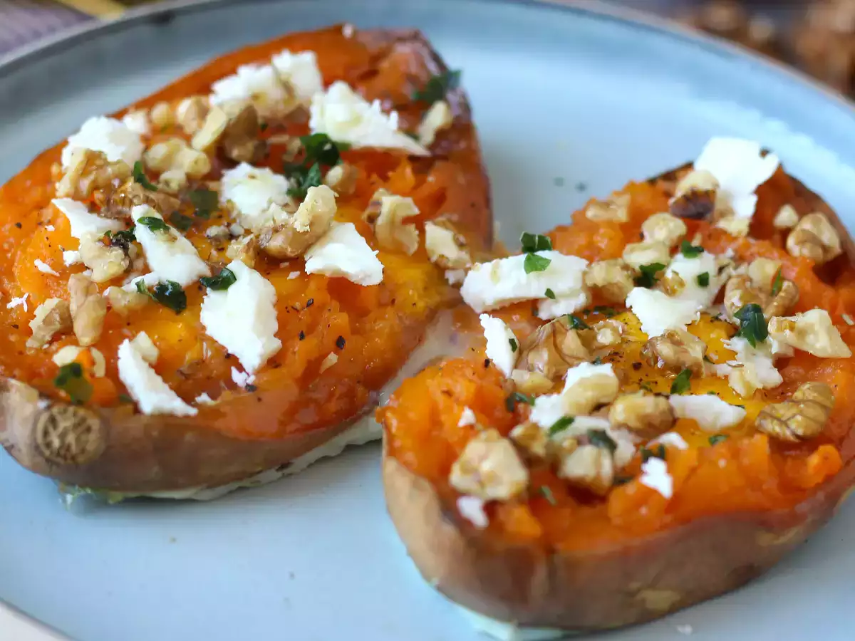 Patata dolce al forno con uovo, feta, miele e noci - foto 4