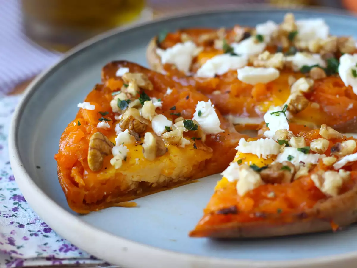 Patata dolce al forno con uovo, feta, miele e noci - foto 5