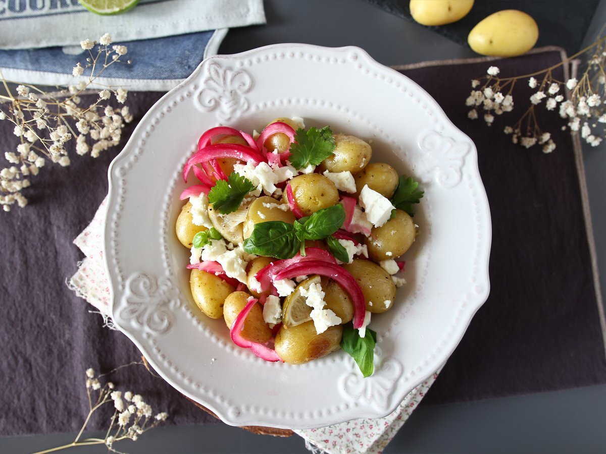 Patate al cartoccio con cipolle, limone e feta - foto 2